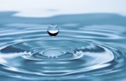 Perly týdne: Riziko realitního kolapsu, nový druh investic v Evropě a naše problémy s vodou