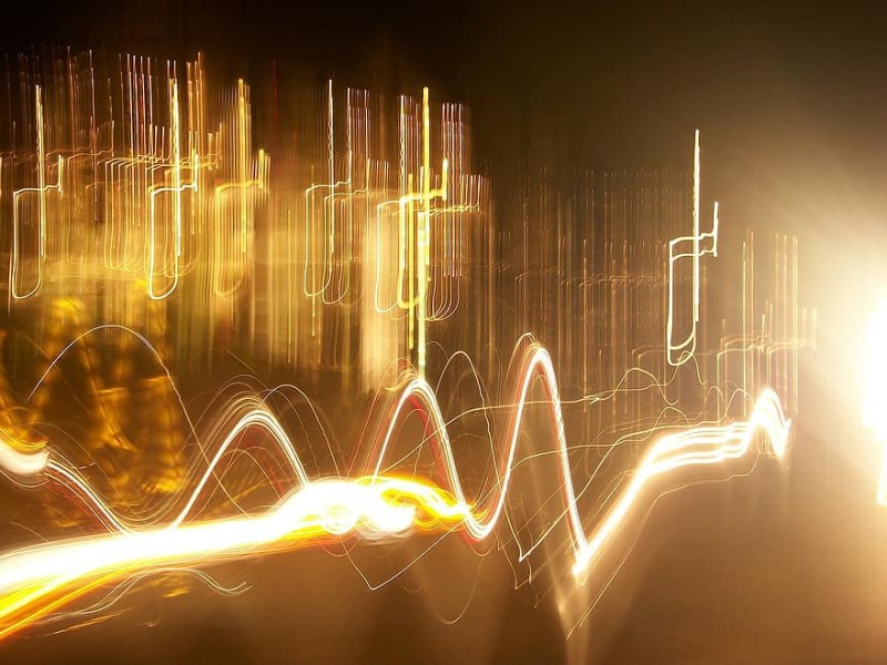 Akcie lehce v plusu. V závěru týdne mohou dostávat impulsy z různých stran