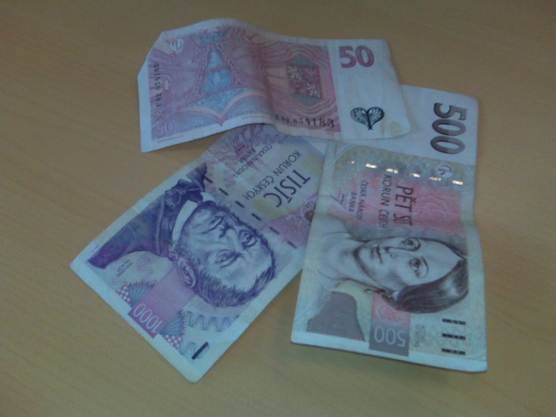 Koruna nadále zkouší posilovat, region se drží akcií