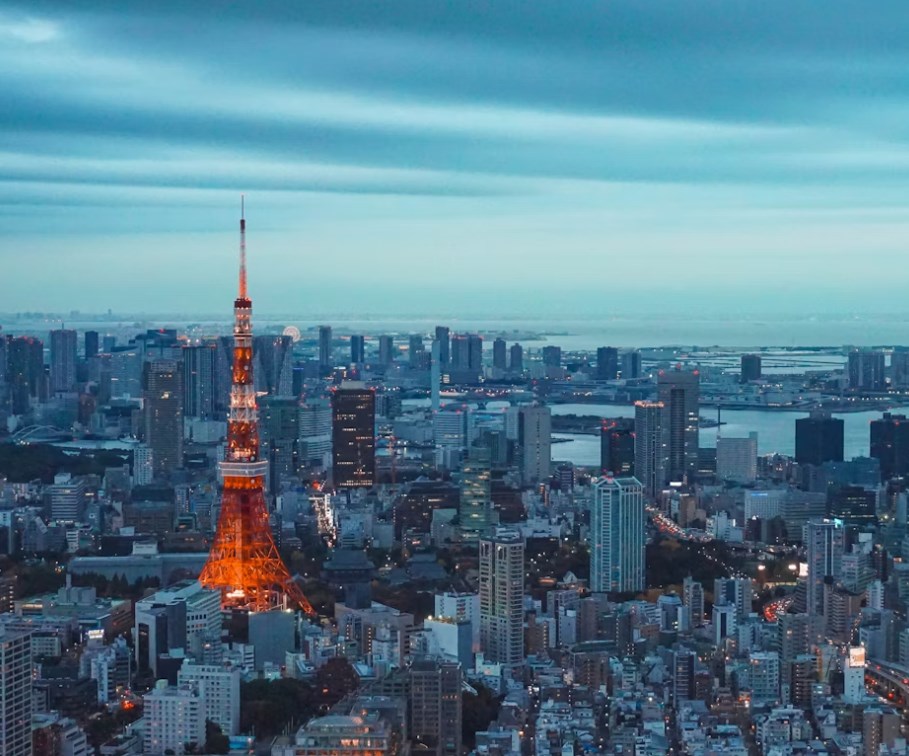 Japonská ekonomika klesla poprvé za šest čtvrtletí. Tokio připravuje stimulační balíček