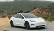 Tesla příští rok údajně nabídne cenově dostupný elektromobil
