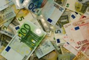 Euro poprvé od roku 2002 sestoupilo na paritu vůči dolaru