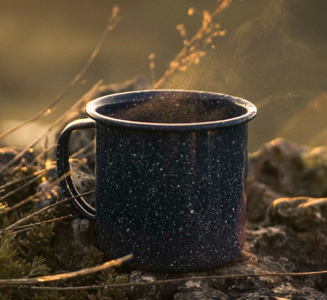 Čína chce podpořit akciový trh, bitcoin pod 40 000 USD a futures jsou zelené