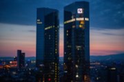 Deutsche Bank zaplatí v USA pokutu kvůli vztahům s Epsteinem