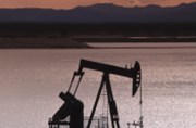 Americká ropa pod 55 USD na téměř dvouletém dnu - fundamentální a technická analýza