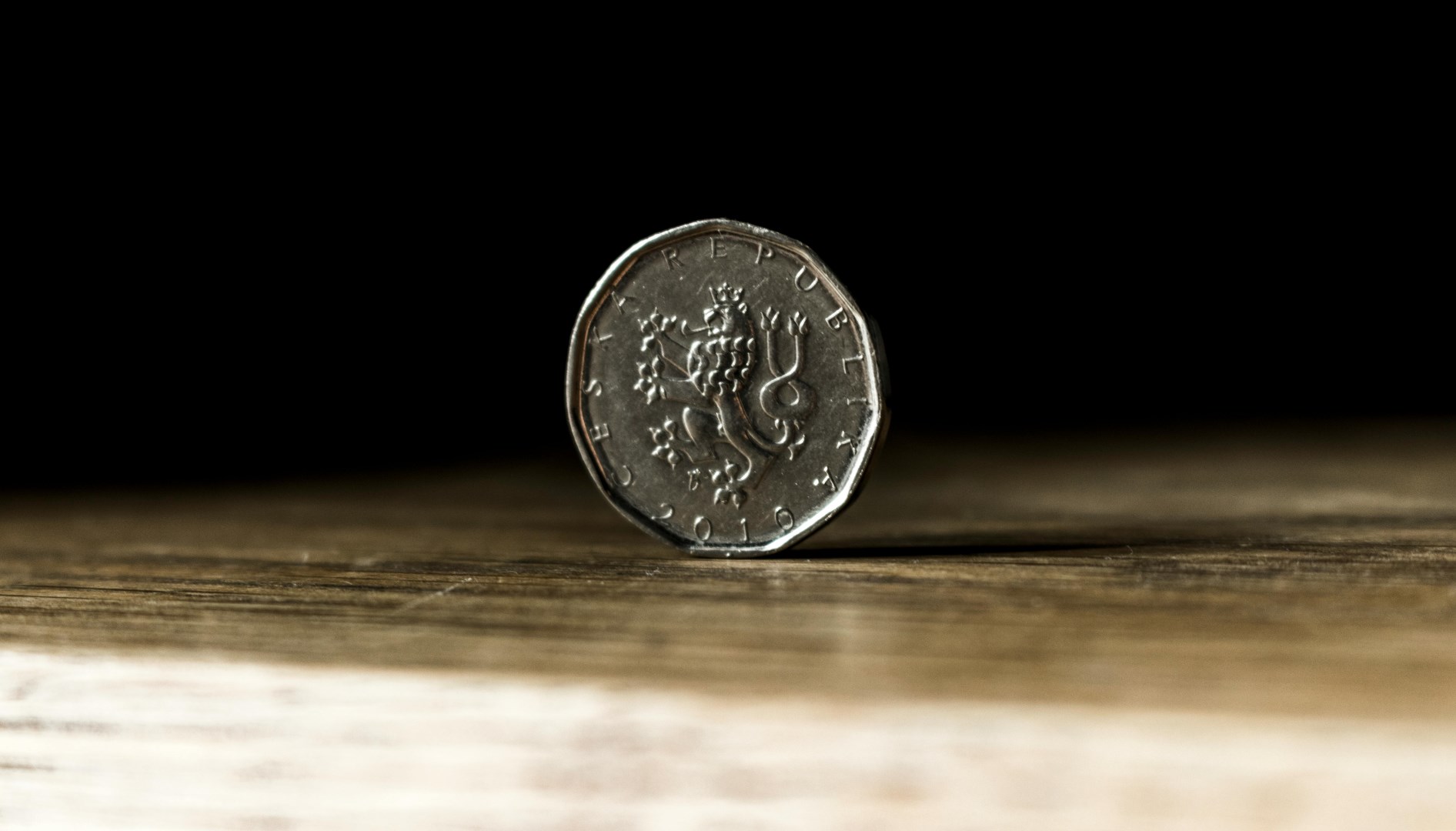 Unikátní korunové ETFko na světové akcie už zítra poprvé zamíří do Pravidelných investic. Co nabízí další dvě desítky nováčků?