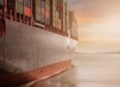 Ceny za přepravu nákladu po moři zůstanou zřejmě vysoké i letos, píše Bloomberg