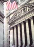 Wall Street oslabuje pod tíhou finančního sektoru, čeká se na Fed