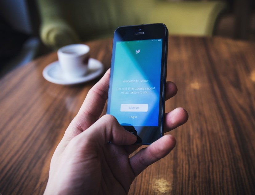 Elon Musk oživil svou nabídku na odkoupení Twitteru, futures jsou dnes v červených číslech