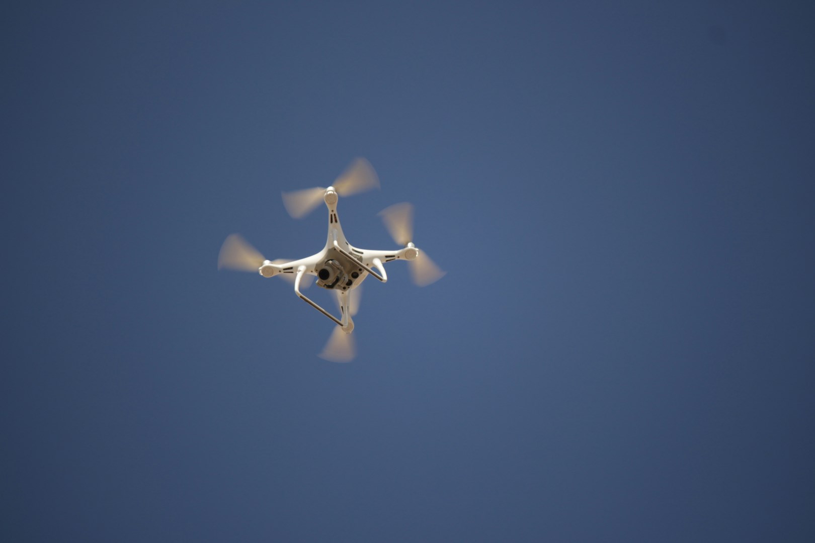 Muskovy SpaceX a xAI soutěží v tajném programu Pentagonu na autonomní rojové drony