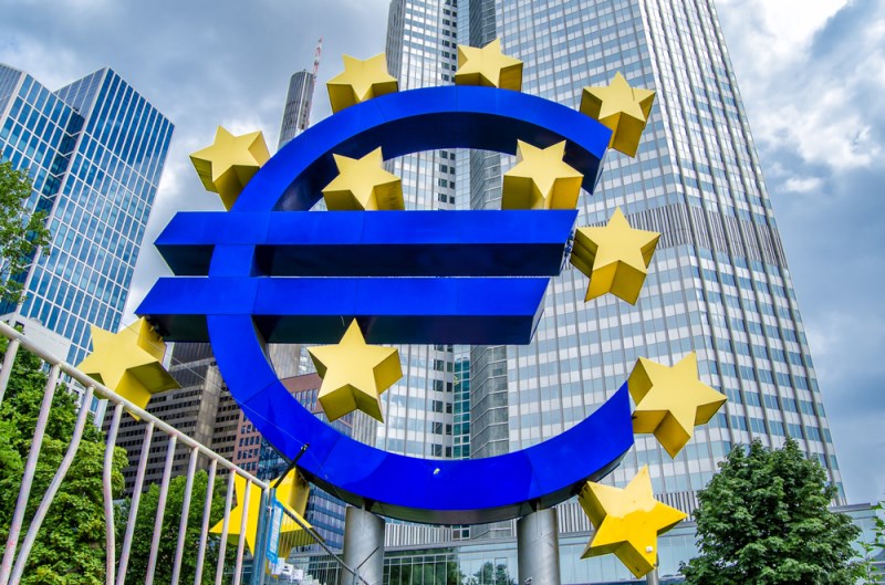 ECB vyloží již zítra karty na stůl