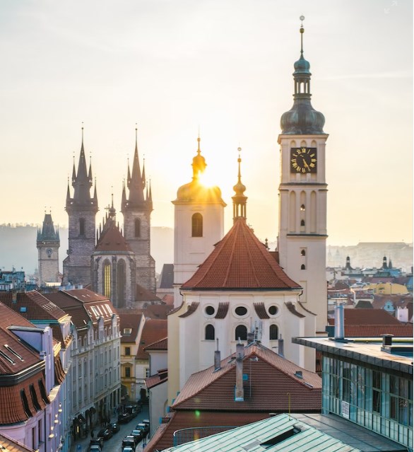 Rozbřesk: MMF radí Česku: Zvyšte sazby a daně