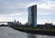 Rozbřesk: ECB zahájila revizi své politiky