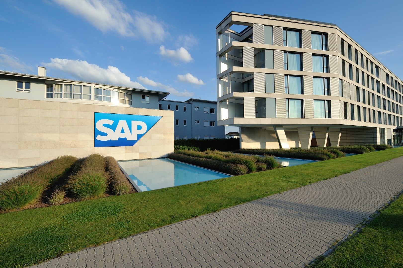 SAP potvrzuje sílu cloudu. AI poptávku po jejím softwaru neohrožuje