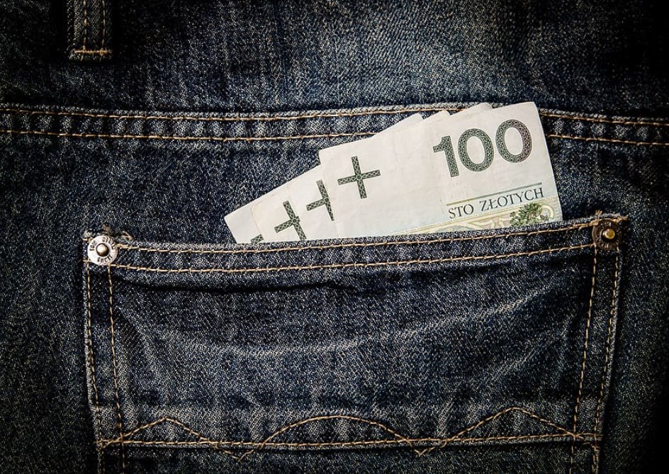 Fed, vakcína i data jsou plus, evropské akcie se však zvedají pomalu