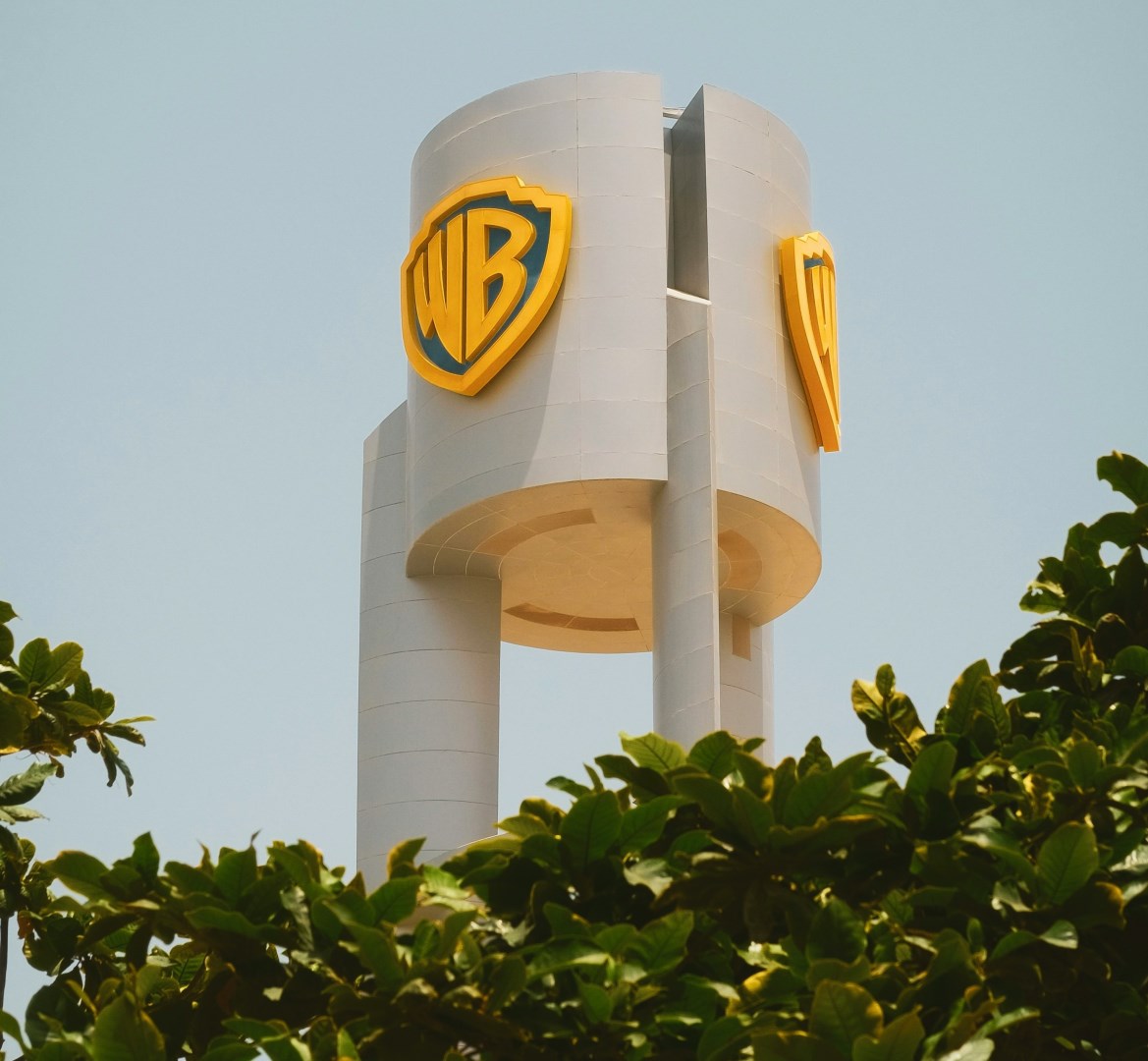 Warner Bros. Discovery chce od zájemců vylepšené nabídky. Netflix rozptyluje antimonopolní obavy