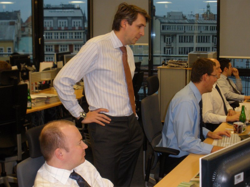 Další pomoc pro AIG... Denní přehled Trhy, data, výsledky