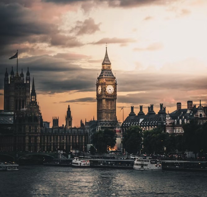 Britská centrální banka drží sazby, přibývá ale hlasů pro jejich zvýšení