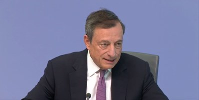 Většina rozhodnutí možná padne v říjnu. Draghi hýbe eurem