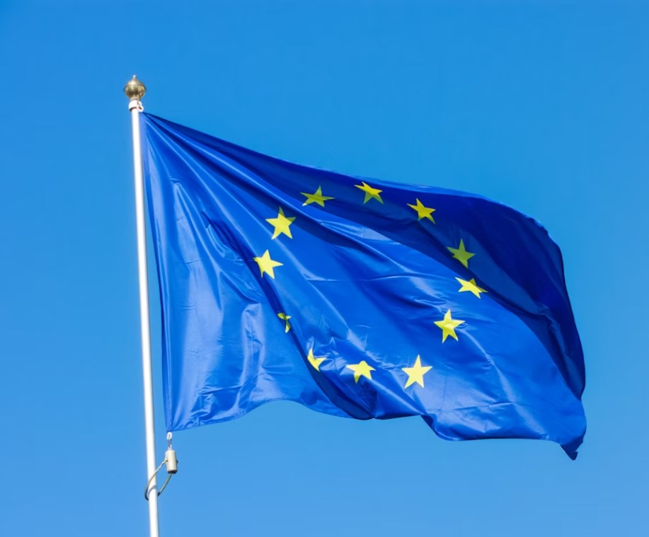 Evropské akcie na rekordu. STOXX 600 roste osmý měsíc v řadě