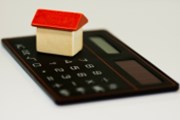 Průměrná sazba hypoték v červenci nepatrně stoupla na 2,5 procenta