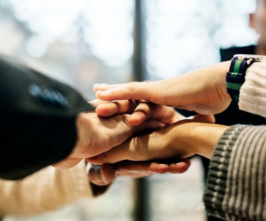 Druhé pololetí může být velmi dobré a inflace není problém. Powell akciím pomáhá