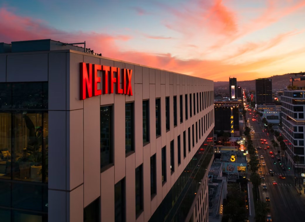 Výprodej čipařů pokračuje, Netflix zklamal výhledem a k nervozitě přispívá i Írán