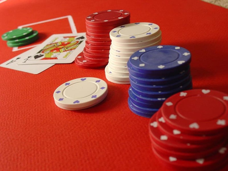 Sázka na podporu nemá pevné základy, trhům se však nevede zle