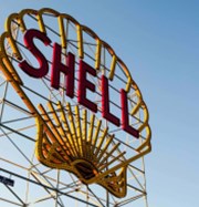Vyšší ceny ropy a plynu vykouzlily Shellu vyšší zisk. Plánuje vyšší dividendu i odkup akcií