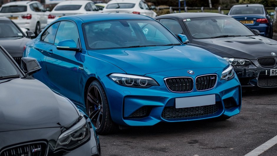 Praha pod tlakem ČEZu. DAXu pomáhaly automobilky