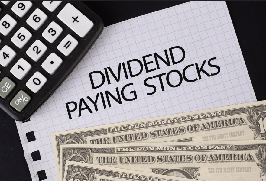 Stát uhradí část ušlé mzdy, v ohrožení jsou ale dividendy