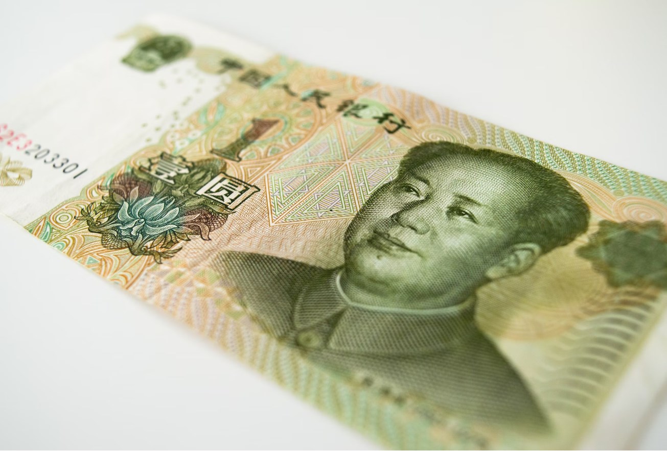 Čínská centrální banka snížila úroky, do konce roku zváží další podporu