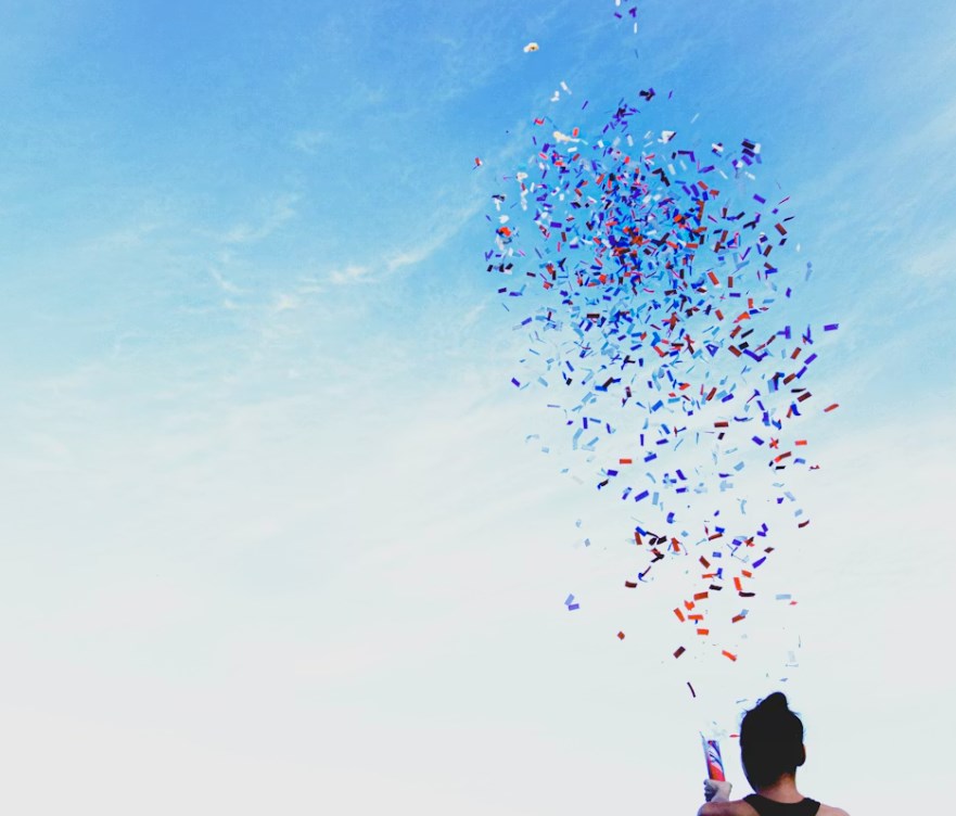 CSG debutuje v Amsterdamu i Praze, trhy uklidňuje obrat u Grónska a Intel zklamal