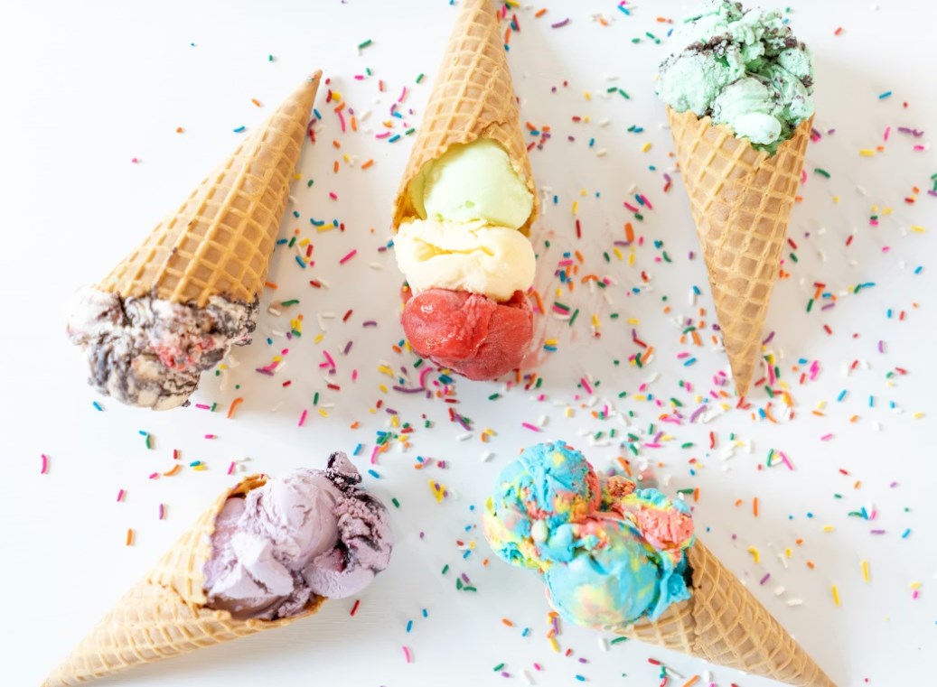 Kofole klesly tržby, Nestlé zvažuje prodej podílu ve zmrzlinách a Fed zmiňuje i možnost zvýšení sazeb