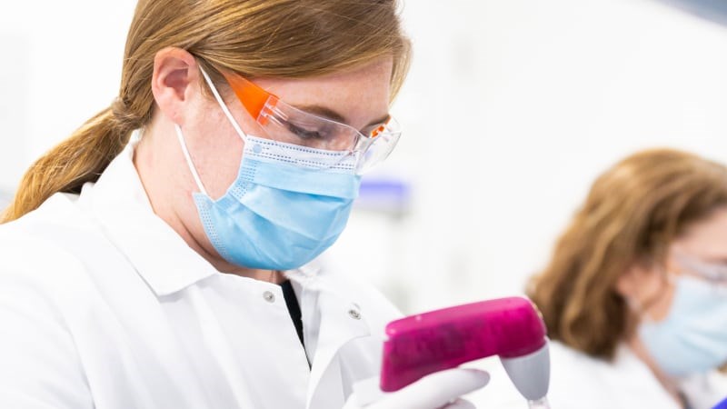 Merck a Moderna hlásí úspěch u personalizované vakcíny proti rakovině. Akcie Moderny letí vzhůru o 60 %