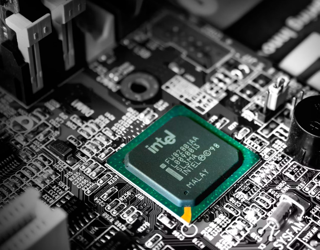 Trhy se zase zaměřují na fundament, u AI tématu probíhá strukturální posun od GPU k CPU