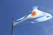 Argentina kvůli finančním problémům zavádí měnové kontroly
