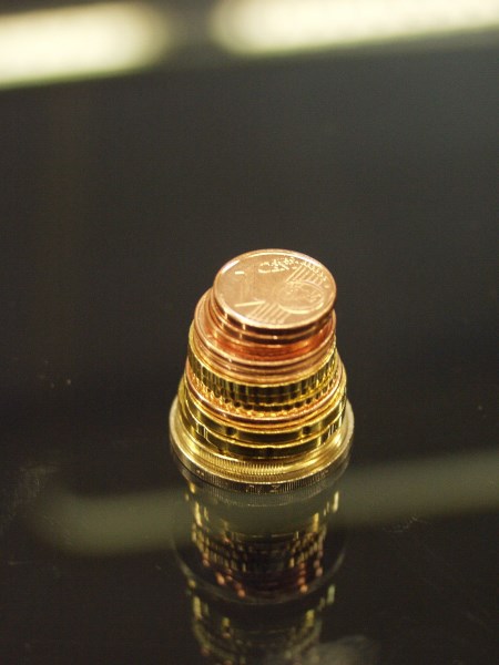 Eurodolar se dál pohybuje kolem 1,38, větším rizikem než americká čísla je ECB