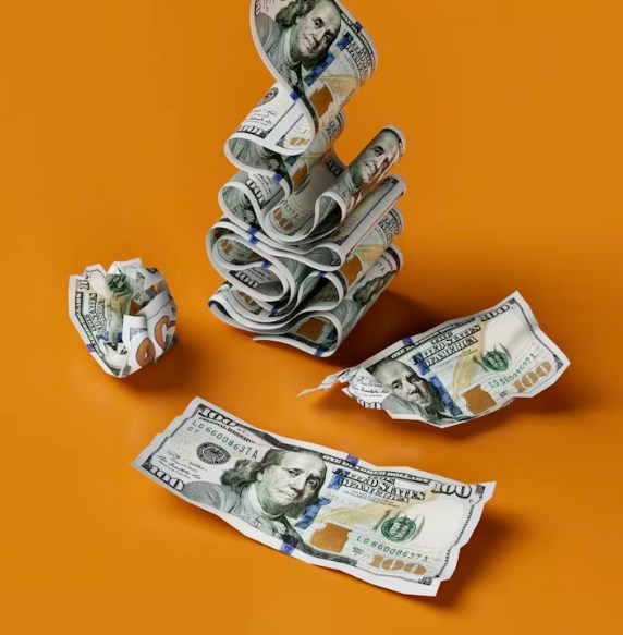 Dolar otáčí a posiluje. Sázky na jeho pokles se začínají hroutit