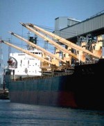 Otevření přístavů na západním pobřeží a dobré výsledky Pepsi pozastavily pád akciových indexů