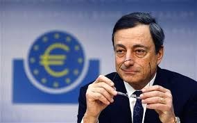 Draghi: Dokud bude inflace pod 2 %, politiku neutáhneme