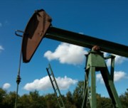 Technická analýza: Ropa stěží hledá pevnou půdu pod nohama