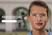 Brusel navrhl první regulaci umělé inteligence, omezí rozpoznávání obličejů. Schválení může trvat roky