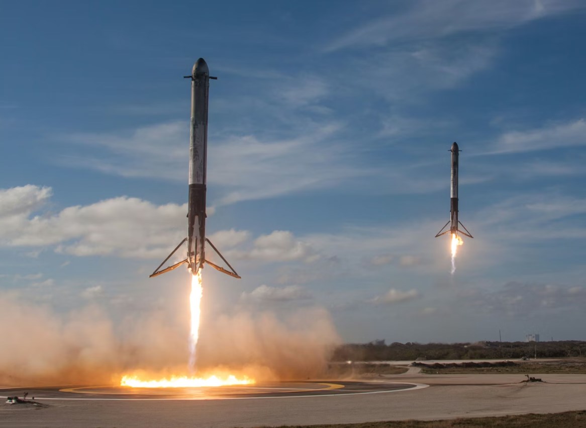 Fúze Muskova impéria před IPO: SpaceX zvažuje fúzi s Teslou nebo xAI