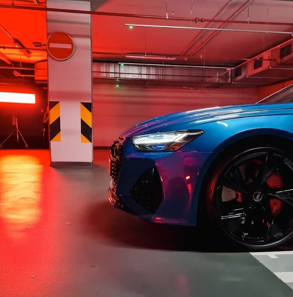 Víkendář: Možná se vám bude líbit červené auto víc než modré, ale pokud na auto nemáte, je barva jen hypotetické téma