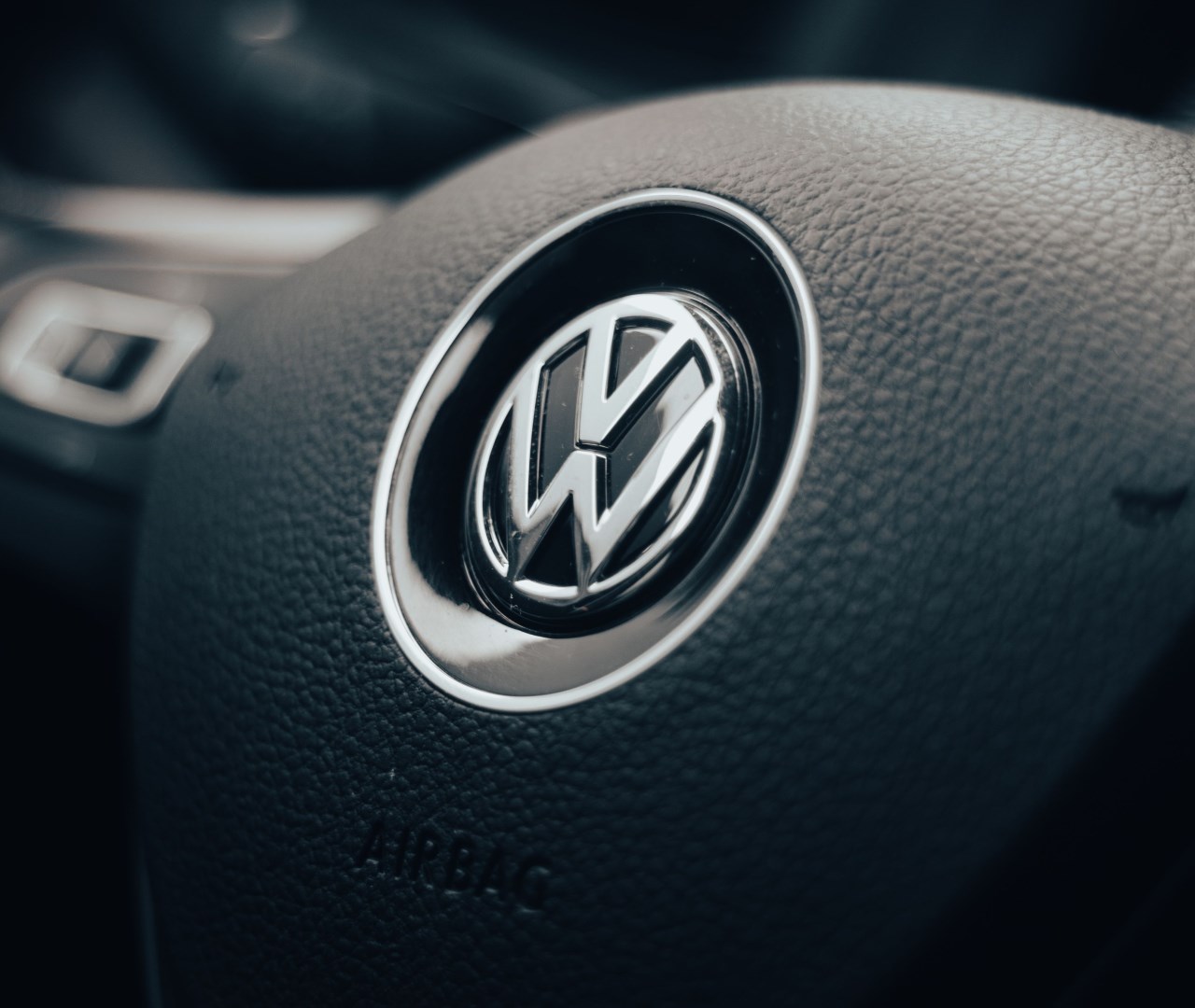 Akcie Volkswagenu na to šláply. Investoři vítají dohodu mezi vedením a zaměstnanci