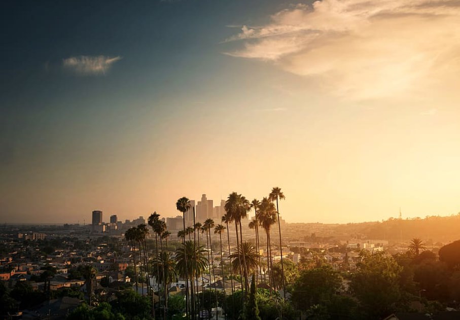 Solidní výsledky zvedly po náladu na Wall Street přesto, že růst USA ve třetím kvartálu prudce zpomalil