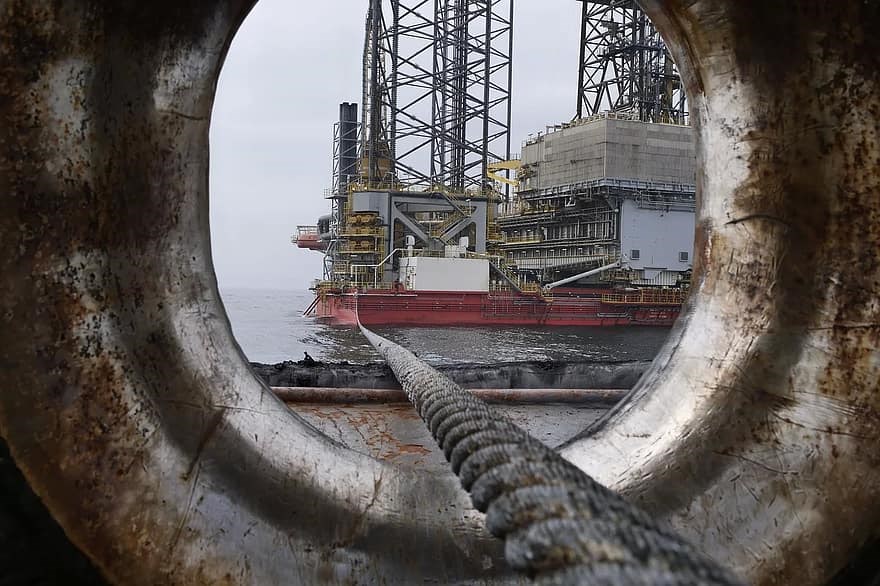 ExxonMobil zvažuje snižování pracovních míst po celém světě