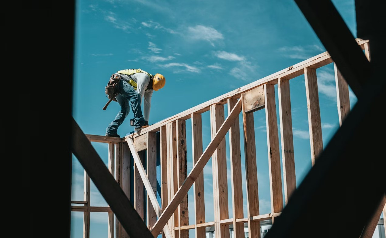 Rozbřesk: Za zvýšeným růstem mezd jsou nadále převážně služby a stavebnictví