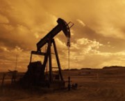 IEA vyzvala producenty ropy, aby zvýšili těžbu